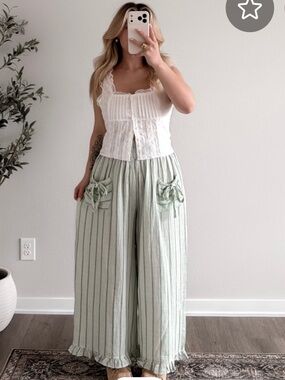 Coastal Ruffle Wide Leg Pant